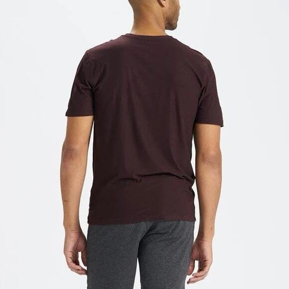Vuori Strato Tech Tee Shirt Crewneck Short Sleeve In Oxblood Red Size XL - Picture 2 of 11